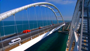 США и ЕС осудили открытие Россией моста в аннексированный Крым