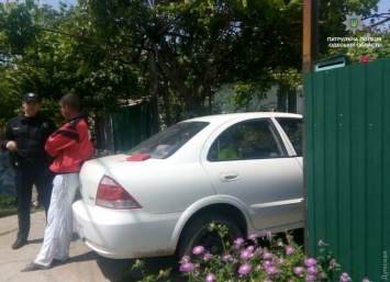 В Измаиле «Ниссан» протаранил ворота частного дома: алкоголь в крови водителя превышал норму в 15 раз