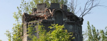 В Славянске планируют восстановить склеп-часовню Залесских