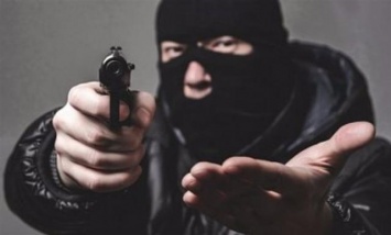 Очень опасные вооруженные люди: в полиции рассказали о банде, ограбившей ювелирку в Херсоне (ФОТО)