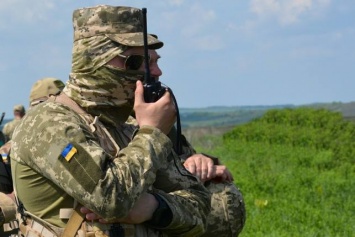 У линии разграничения на Донбассе украинские вертолетчики отстрелялись по условным целям