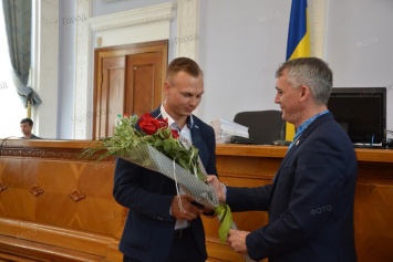 Известным спортсменам Яровому и Абраменко вручили награды городского головы Николаева