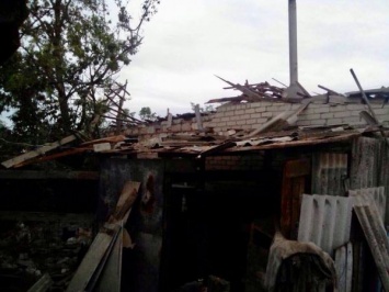 В Луганской области террористы обстреляли поселок - погибли супруги и сын