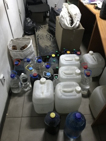 В Николаеве в торговых точках изъяли 1555 литров незаконного алкоголя