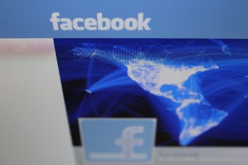 Из Facebook удалили около миллиарда аккаунтов