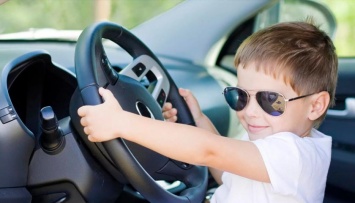 Ребенок в машине: как сделать путешествие комфортным?