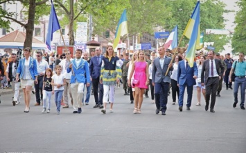 По случаю Дня Европы жители Николаева приняли участие в масштабном шествии по Соборной