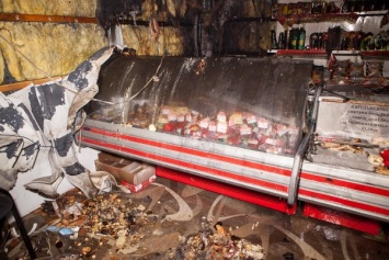 В Днепре горел уже четвертый магазин Салтовского мясокомбината