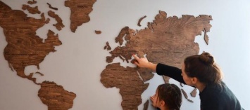 Киевский стартап с деревянной картой собрал $100 000 на Kickstarter
