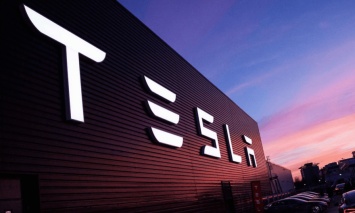 Маск проанонсировал появление потрясающей двухмоторной Tesla