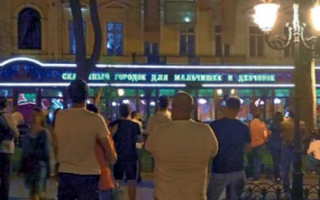 Балкон в центре Одессы превратили в сцену