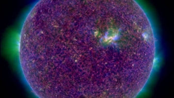 В глубоком ультрафиолете: NASA опубликовало новое изображение Солнца