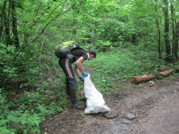 В Алчевске убрали мусор к велодню (фото)