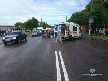 Полиция обнародовала детали смертельного ДТП в Борисполе: дети переезжали дорогу на роликах, автобус не остановился
