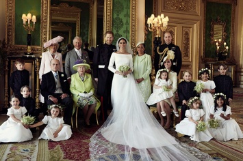 Опубликованы официальные свадебные портреты принца Гарри и Меган Маркл