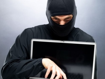 Житель Днепропетровщины украл компьютер в магазине