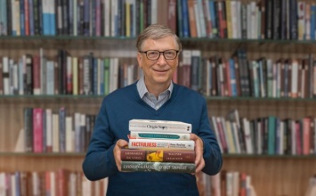 Билл Гейтс опубликовал список книг для летнего чтения