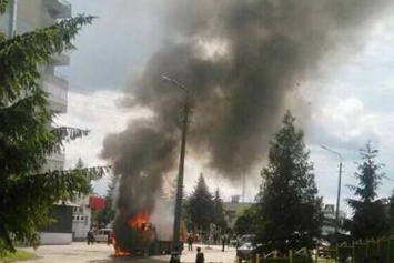 В Дрогобыче во время движения вспыхнул КамАЗ. Фото