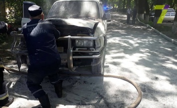 На Французском бульваре в Одессе подожгли автомобиль