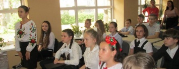 Школьники Мирнограда почтили память жертв Большого террора