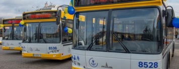 Мариуполь приобретет 150 автобусов-гармошек и троллейбусов