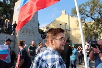 К активисту штаба Навального во Владивостоке пришли с обыском