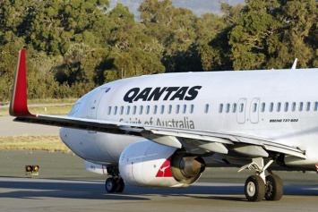 Boeing 737 компании Qantas экстренно сел в Новой Зеландии