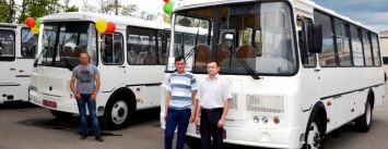 С заботой о сотрудниках: шахтеры Добропольеуголь будут ездить на работу в новых автобусах