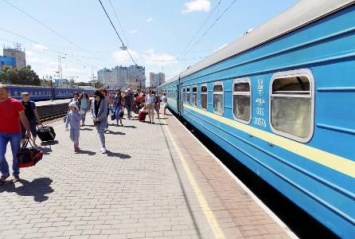 "Укрзализныця" начала помечать вагоны без кондиционеров, но не снизила стоимость билетов на них