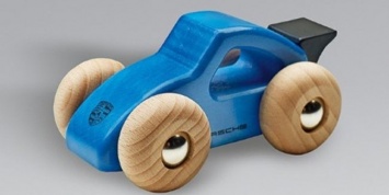 Porsche объявила отзыв игрушечных машинок