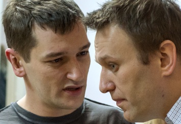 Верховный суд пояснил приговор братьям Навальным по делу "Ив Роше"