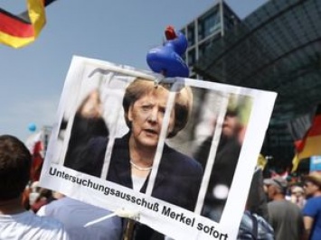 В Берлине прошли массовые марши в поддержку оппозиции