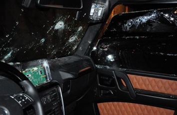 В Чернигове - разборки в стиле 90-х: расстреляли машину и отобрали 800 тысяч рублей