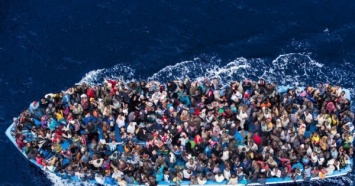 В Средиземном море спасли 160 беженцев