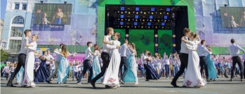 В Киеве тысяча детей установили новый танцевальный рекорд: как это было