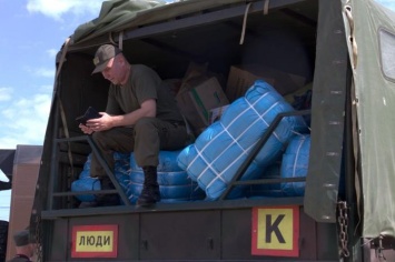 «Это акт политической поддержки». Латвия и Швеция поставили несколько тонн гуманитарки в Луганскую область