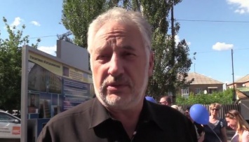 Глава Донецкой области рассказал, зачем ходит с пистолетом на публичные встречи