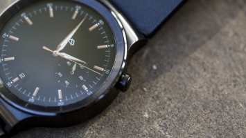 Lenovo представила смарт-часы Watch X с функцией измерения давления