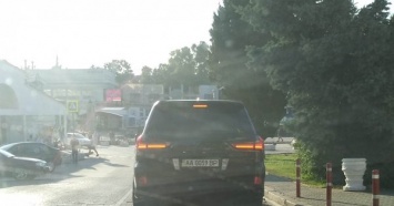 В Севастополе заметили элитное авто с номерами Верховной Рады (ФОТО)