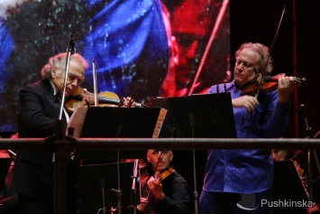 Музыкальная эйфория и тысячи зрителей: на Потемкинской и в Стамбульском парке собрались любители классической музыки. Фоторепортаж