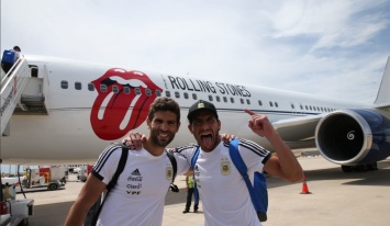 Сборная Аргентины вылетела на ЧМ-2018 на самолете The Rolling Stones