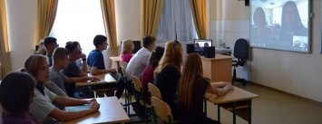 В Славянске проводят профориентационные уроки по скайпу