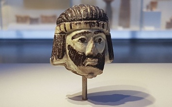 Археологи обнаружили скульптуру неизвестного царя
