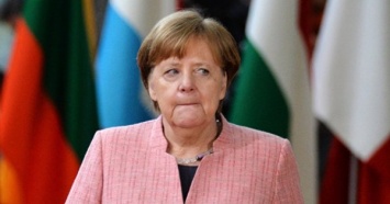 Меркель не нашла причин для отмены поездки на ЧМ-2018