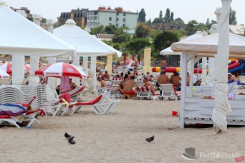 Более половины арендованных пляжей в Одессе - без паспортов, мэр предложил «пляжным» чиновникам уволиться