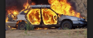 На выходных в Кривом Роге на временных стоянках сгорели 3 автомобиля