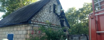 В Северодонецке из-за замыкания проводки горел дом в Лесной даче