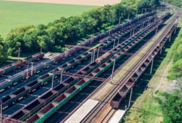 Более 2000 вагонов простаивают на железной дороге, некоторые стоят уже по 24 дня