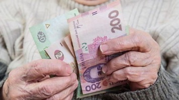 Пенсии в Украине: кому с июле повысят выплаты