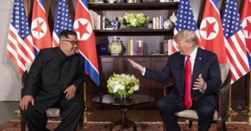 Трамп и Ким Чен Ын на исторической встрече подписали соглашение